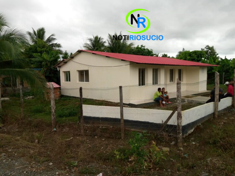 Comunidad de Llano Rico en Riosucio Chocó, pide dotación del Centro de Salud.