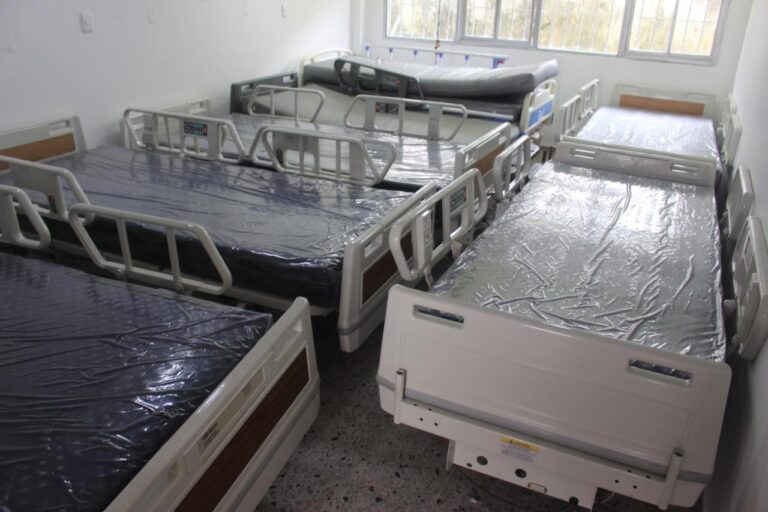 LLEGAN AL HOSPITAL SAN FRANCISCO DE ASÍS LOS EQUIPOS MÉDICOS GESTIONADOS POR EL GOBERNADOR ELECTO ARIEL PALACIOS PARA HACERLE FRENTE A PANDEMIA POR COVID-19.