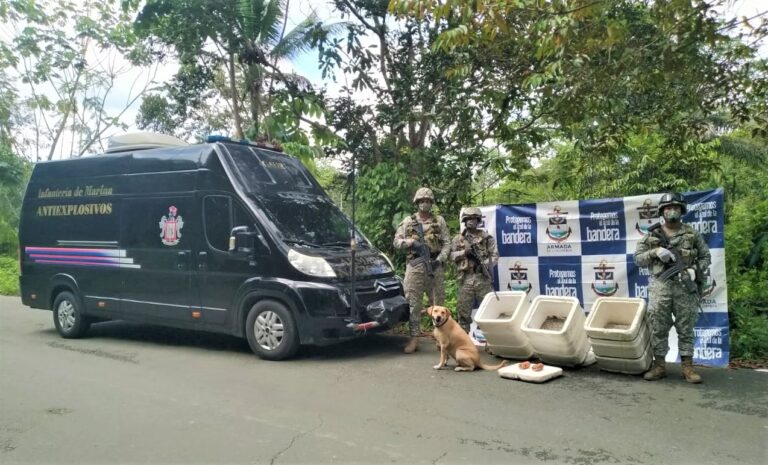 BUENAVENTURA/ARMADA DE COLOMBIA INCAUTÓ 300 KILOS DE EXPLOSIVOS. BUENAVENTURA/ARMADA DE COLOMBIA INCAUTÓ 300 KILOS DE EXPLOSIVOS.