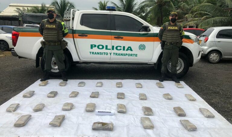 Incautados más de 16 kilos de marihuana que venían en un camión de una empresa de envíos procedente de Medellín.