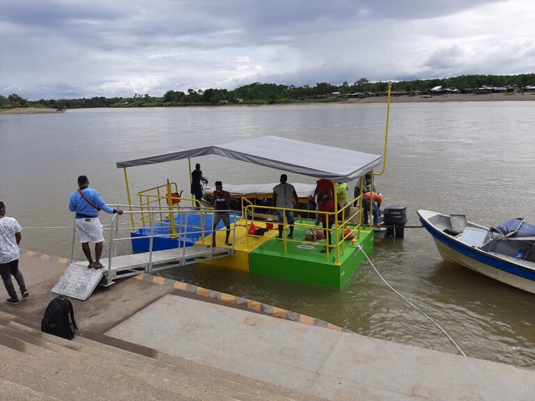 ARMADA DE COLOMBIA Y COTECMAR ENTREGAN EL PRIMER EMBARCADERO FLUVIAL EN EL DEPARTAMENTO DE CHOCÓ.
