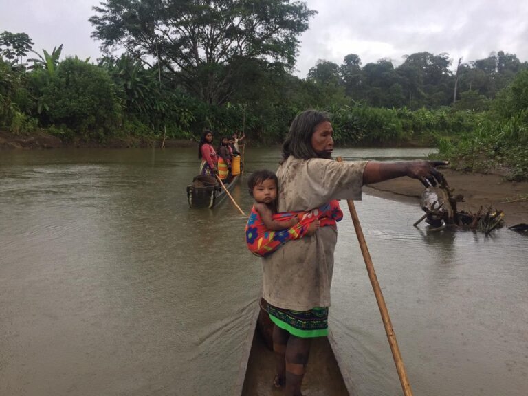 Mujeres de la Mesa Indígena del Chocó exigen la implementación del Acuerdo de Paz