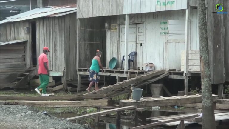 En Riosucio Chocó, Adultos mayores que perdieron su vivienda por desplome, esperan que se cumpla la promesa de reconstrucción de la administración municipal.