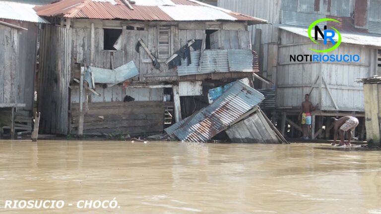 El riesgo de una nueva tragedia al que se encuentran expuestas varias familias en el Municipio de Riosucio . Chocó.