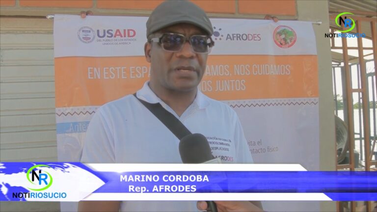 Marino Córdoba lidera entrega de ayudas humanitarias y kit de aseo en Riosucio Chocó.