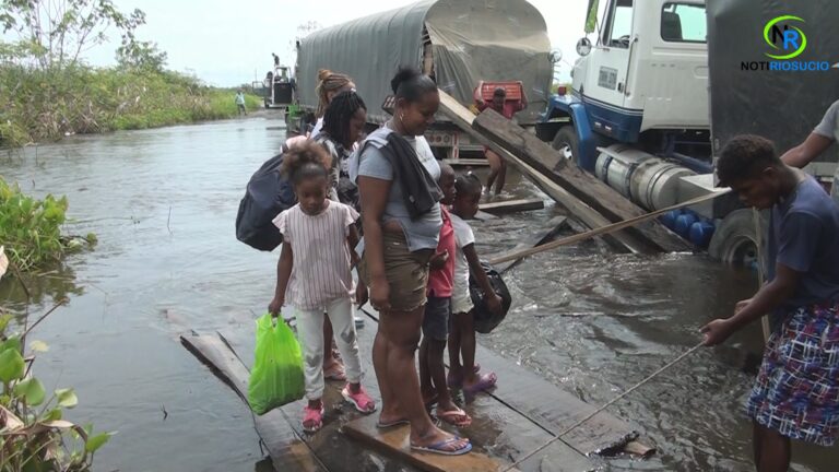 Vivir en medio del agua, la condena de los Riosuceños.