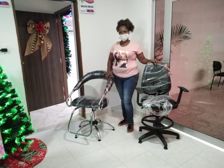 Alcaldía de Carepa Antioquia continúa enviando ayudas a damnificados por incendio en Riosucio Chocó.