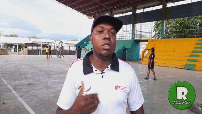 LOS DUEÑOS DEL BALÓN – CAPITULO 1