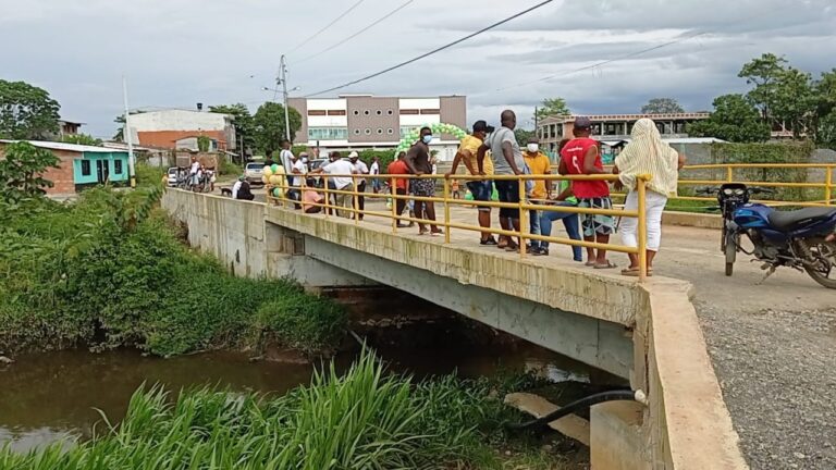 Con recursos propios la administración municipal de Riosucio -Chocó, construyó un moderno puente vehicular en el corregimiento de Belén de Bajirá.
