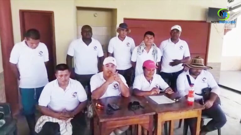 CAMPESINOS DE CARMEN DEL DARIÉN Y RIOSUCIO, QUE EN MARZO TAPONARON LA VIA A LA ALTURA DE MUTATA ANUNCIARON REGRESAR A PARO CÍVICO SI EL GOBIERNO CONTINUA INCLUMPLIENDO LOS ACUERDOS PACTADOS.