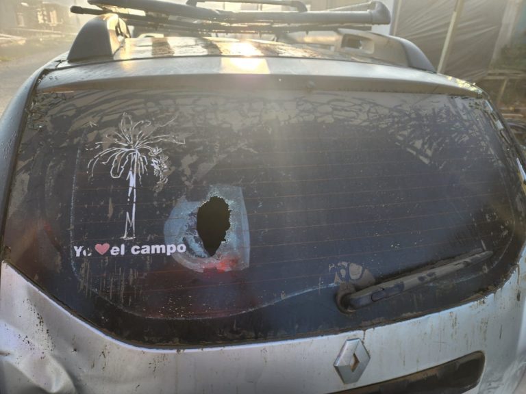 Actos de vandalismo en Riosucio, Chocó: vidrios de vehículos destrozados en el barrio El Paraíso.