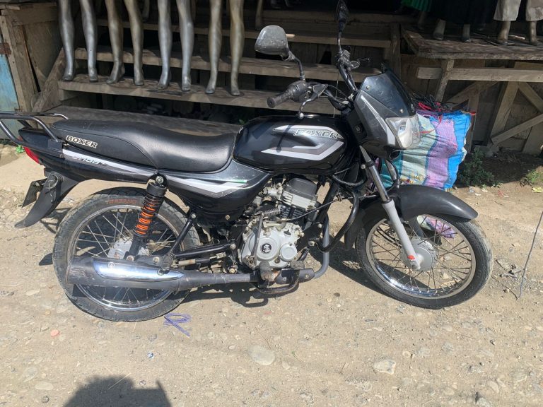 Hurto de motocicleta en Riosucio: propietario busca al ladrón con ayuda de cámaras de seguridad.