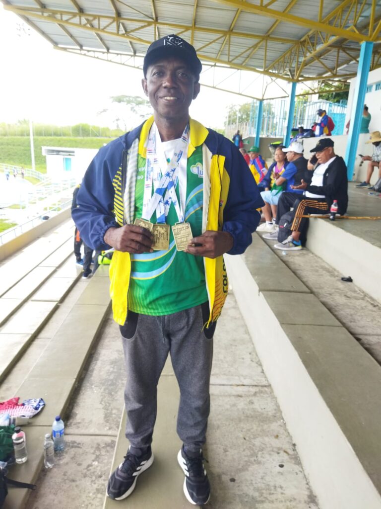 El riosuceño Marcos Valencia Cuesta, un destacado educador y atleta, que brilla en juegos Master de atletismo.