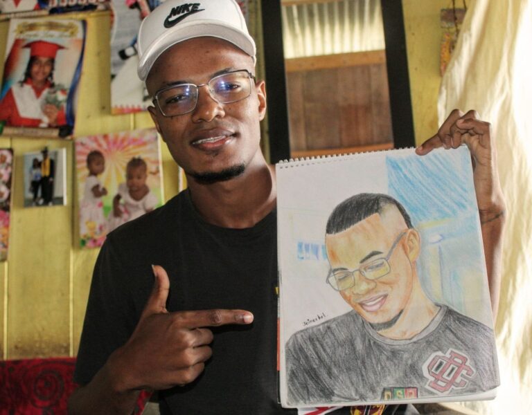 Jainer Mosquera Rivas: Un artista visual nacido en Curbaradó que busca proyectar el talento Chocoano al mundo.