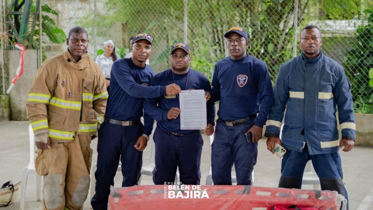 Nuevo Belén de Bajirá celebra la creación de su primer cuerpo de Bomberos voluntarios.