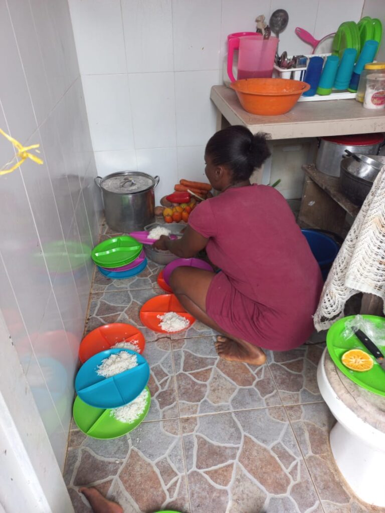En Nuevo Belén de Bajirá estudiantes del corregimiento de la Loma solicitan apoyo para terminar restaurante escolar.
